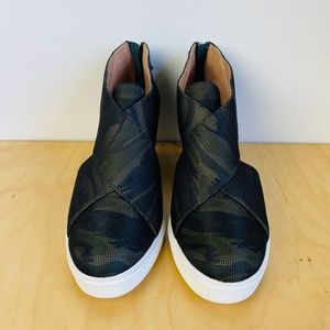 NWOB, 2 Linea Paolo, Italy,  Brown & Black Camo Leather Cutout Wedge Booties, 9.